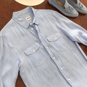 Armani Collezioni Shirts - 🎉HOST PICK🎉 Armani linen baby blue button down Armani Collezioni Shirts - 🎉HOST PICK🎉 Armani linen baby blue button down